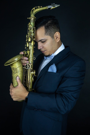 Farid Álvarez Saxofonista