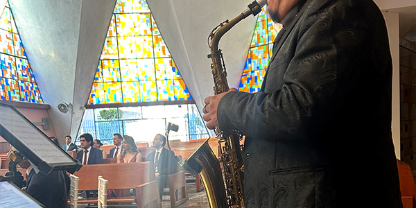 Alabanzas cristianas con sax
